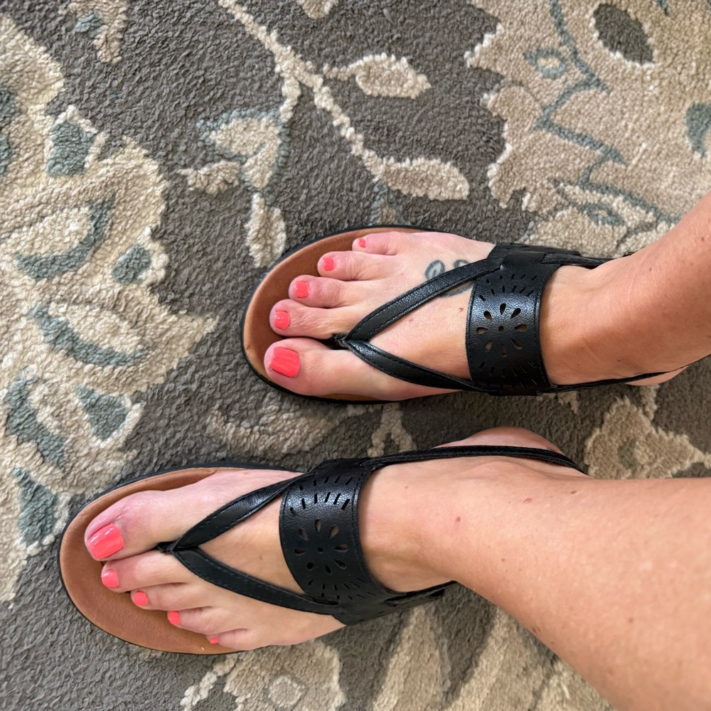 b.o.c. Black and Brown Women's Sandals